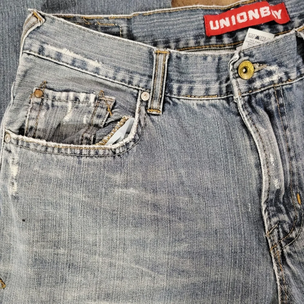 UNIONBAY Light Blue Distressed Jeans Size 32 X 32